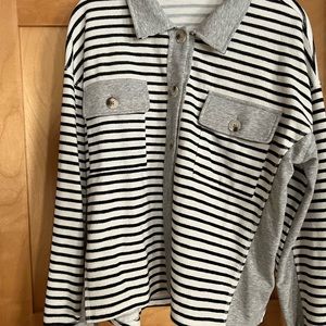 NWT lightweight jacket, purchased in a boutique! Super cute & versatile!